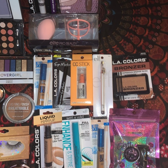 Makeup Bundle - Picture 4 of 8